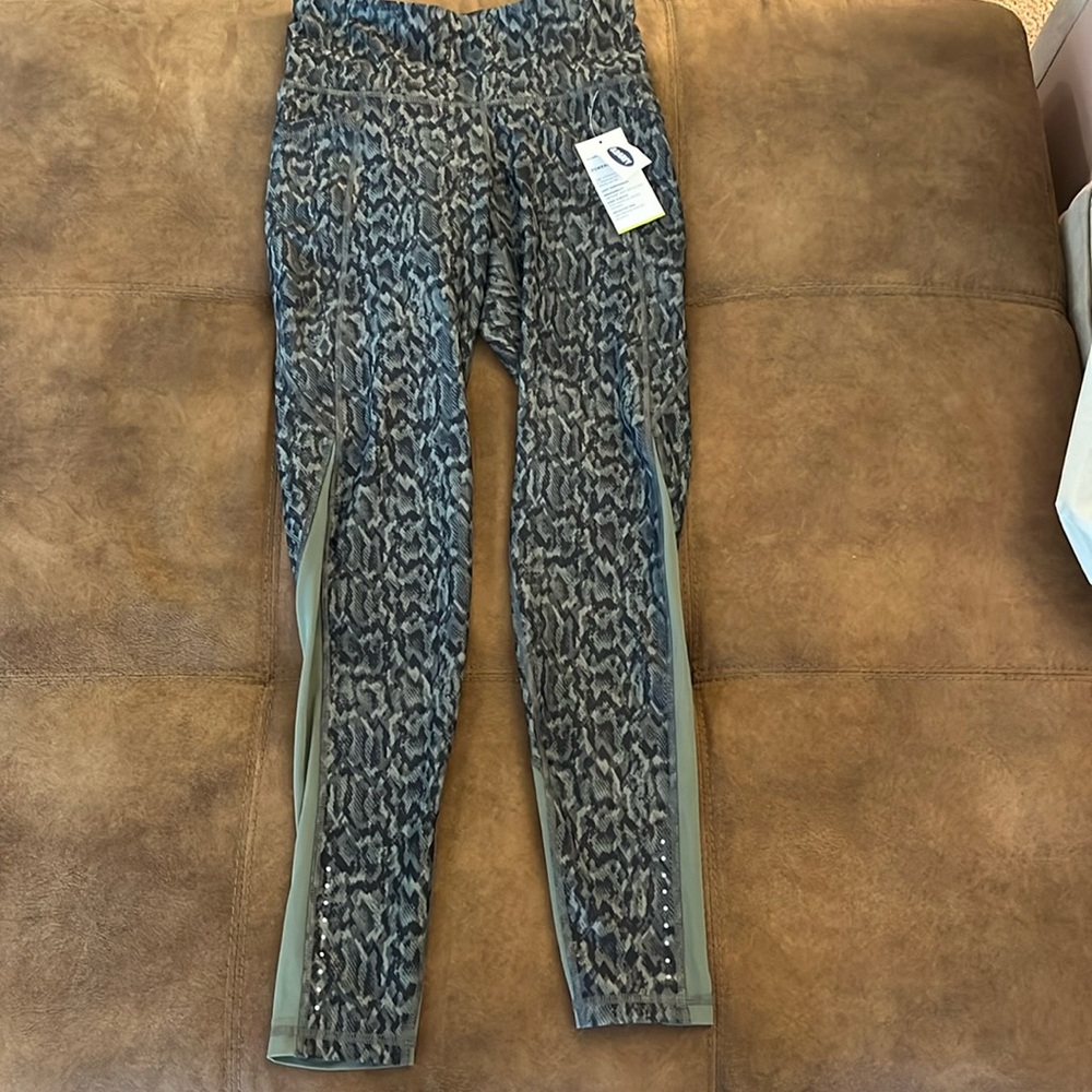 Old Navy Elevate High-Rise Leggings